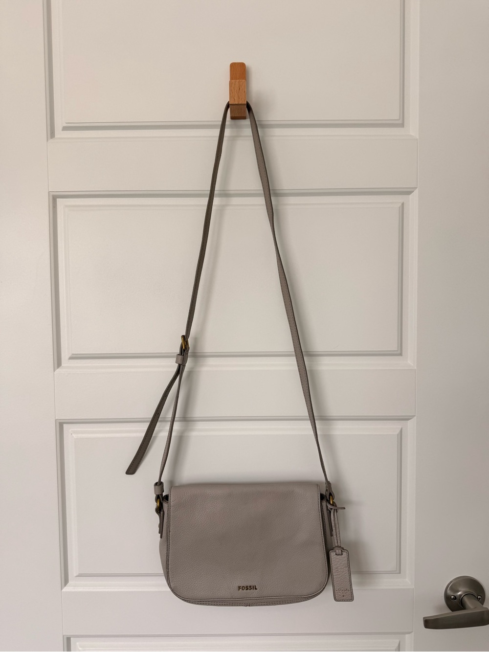 Fossil Pebble Leather Flap Crossbody Bag - Gray / Taupe